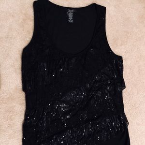 🌸 Black V-neck Sleeveless Top 🌸